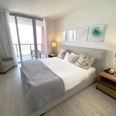 Upscale Beach Apartment, Style, Views & Complete Kitchen -28A